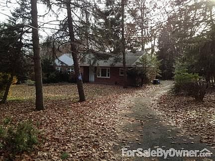 Front of house
						:
						Secluded-off road. Very quiet!