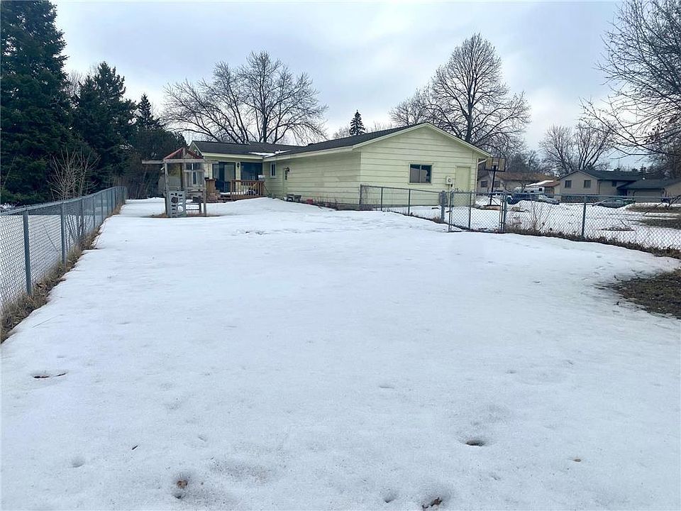 2nd image of 8024 Vincent Cir N