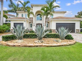 13885 Willow Cay Dr, North Palm Beach, FL 33408