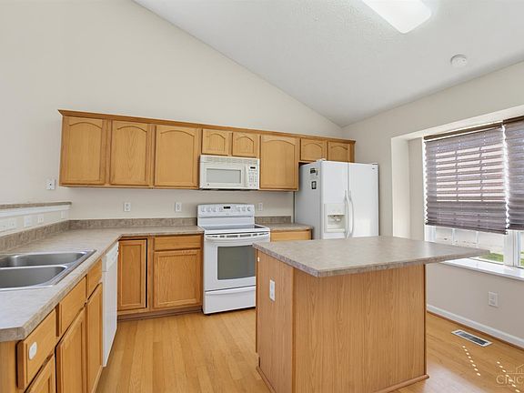 5th image of 623 Quail Hollow Dr