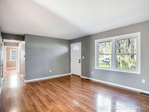 4th image of 2118 Bayham Dr SE