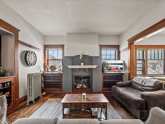 4th image of 560 E 7th St