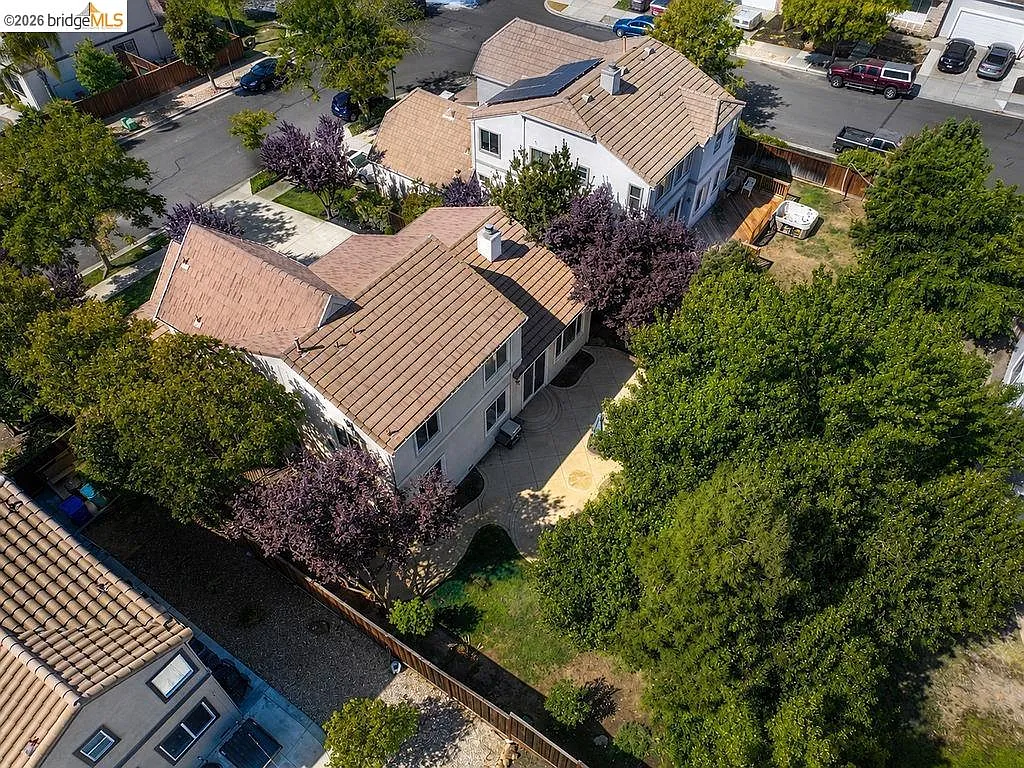 4 bed, 3.0 bath, 2221 sqft, $4,000 — Photo 4