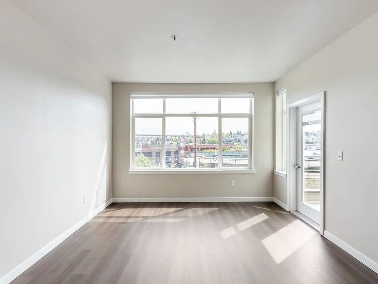 Pacific Pointe — Photo 33