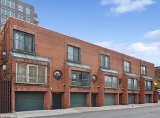 165 W Goethe St, Chicago, IL 60610