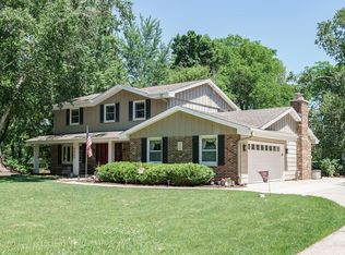 5600 S Kurtz Rd, Hales Corners, WI 53130