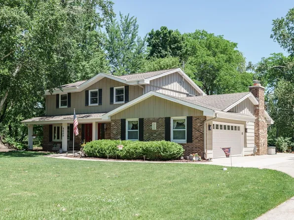 5600 S Kurtz ROAD, Hales Corners, WI 53130