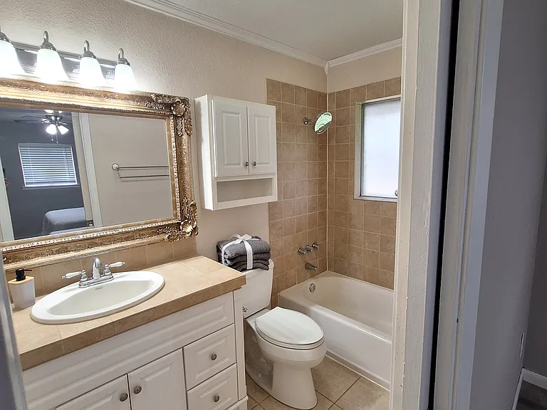 821 Princeton Rd — Photo 11