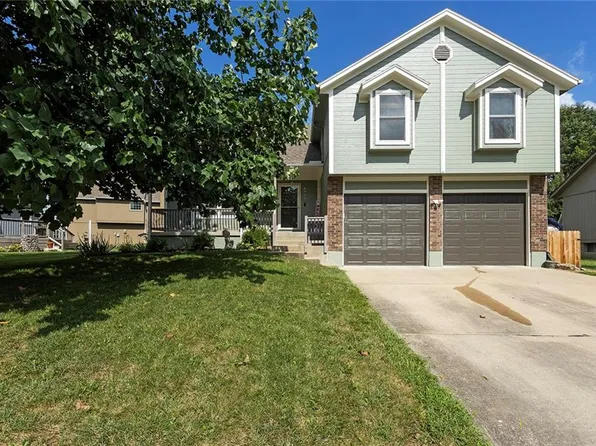 3832 SW Windsong Dr, Lees Summit, MO 64082