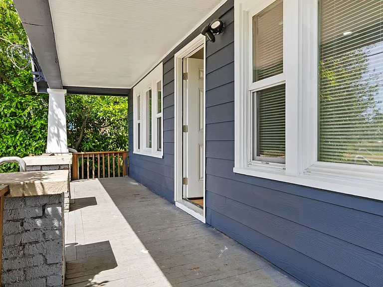 4716 7th Ave NE #A — Photo 3