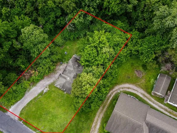 9310 Richfield Rd, Fairview Heights, IL 62208