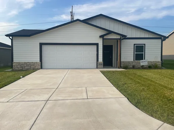 2930 E Highridge St, Wichita, KS 67219