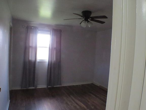 5th image of 212 Leo St