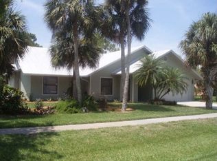 2458 Outrigger Ln, Naples, FL 34104