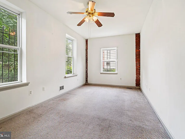 2116 N Carlisle St — Photo 12