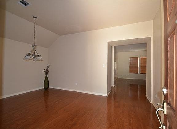 3rd image of 2109 Hanging Rock Dr