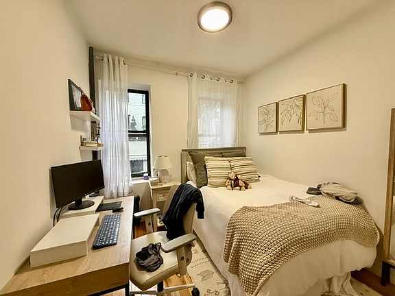 3rd image of 153 E 18th St APT 6