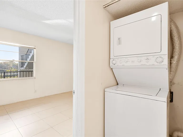 650 SW 124th Ter #214P — Photo 24