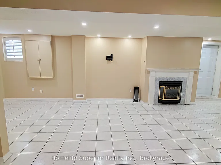 17 Summerfield Cres — Photo 9