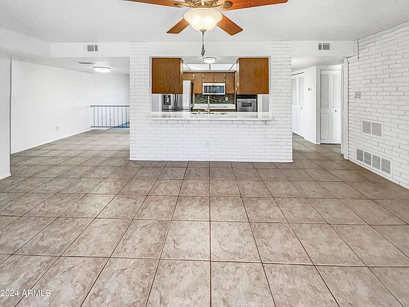 3rd image of 3727 W PORT ROYALE Lane