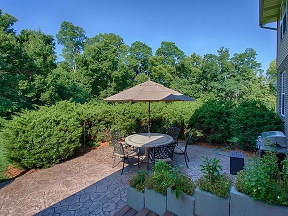 4th image of 7939 Cindy Lou Ct