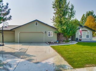 319 W Spicewood Dr, Meridian, ID 83646