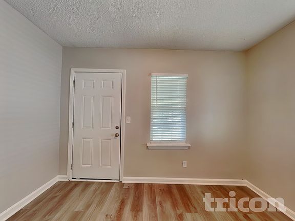 4th image of 2378 Iron Horse Dr