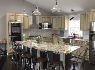 498 Pangburn Rd, Schenectady, NY 12306