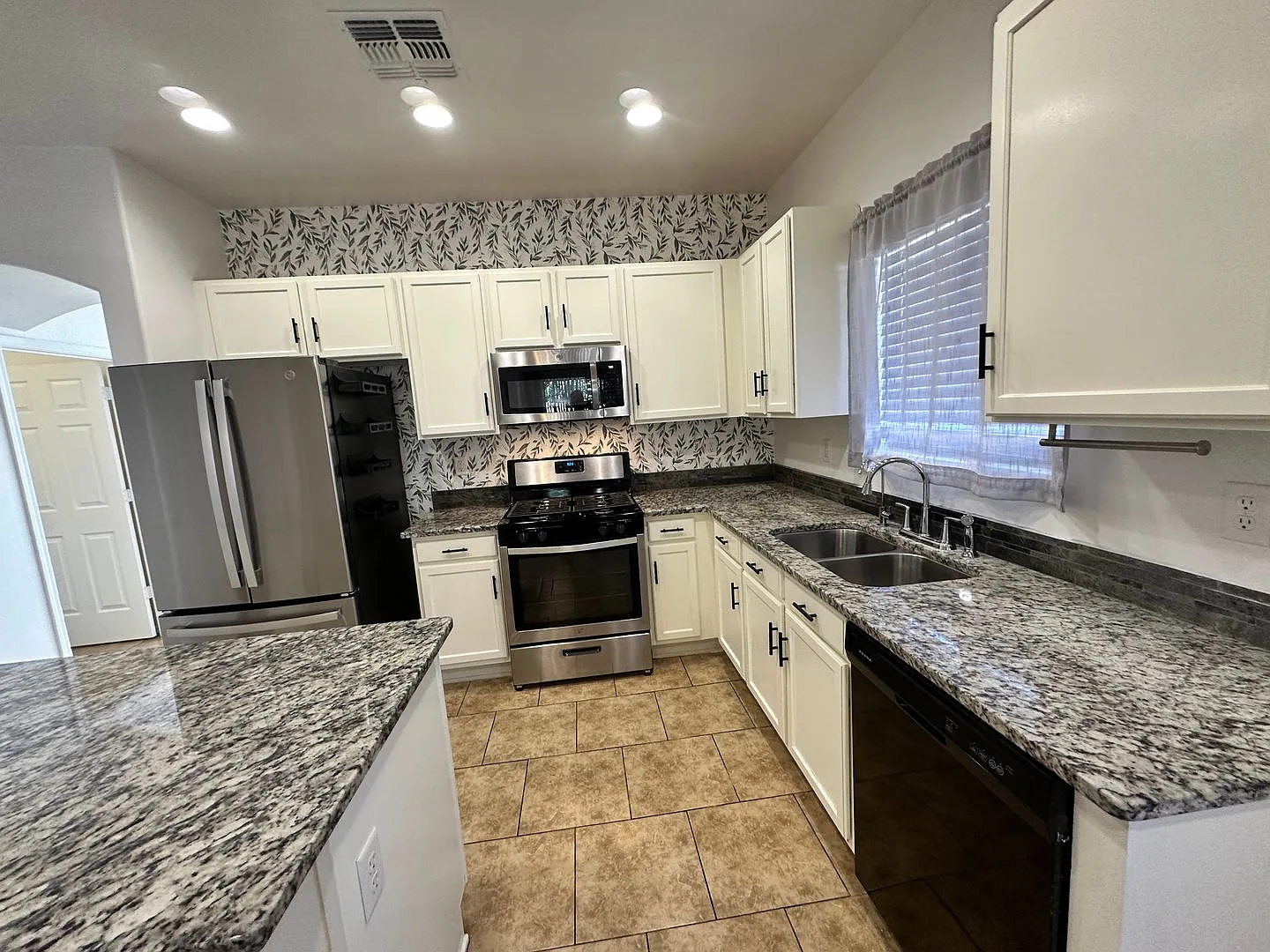 Spacious 4 Bd, 2 Ba Rancho Sahuarita Home For Rent *Move-In Special* (Camino Rancho Tierra/Rancho... — Photo 4