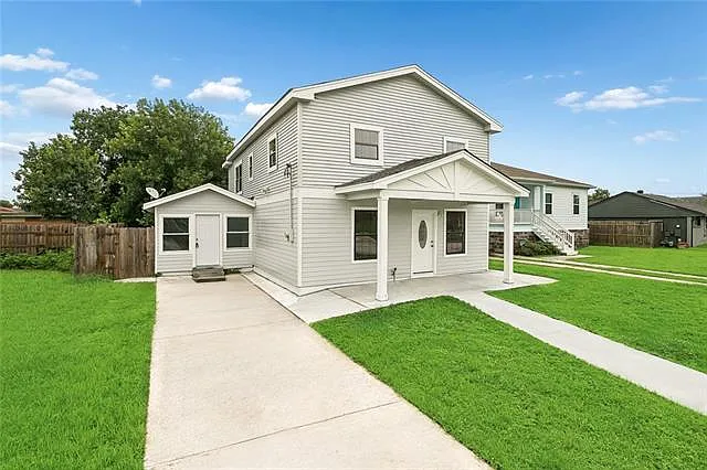 6 bed, 4.0 bath, 2248 sqft, $3,200 — Photo 2