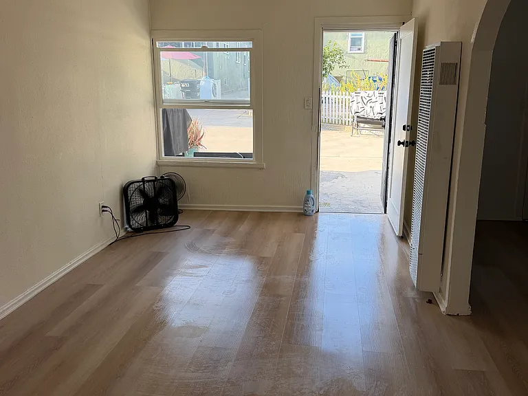 3339 1/2 Folsom St — Photo 1