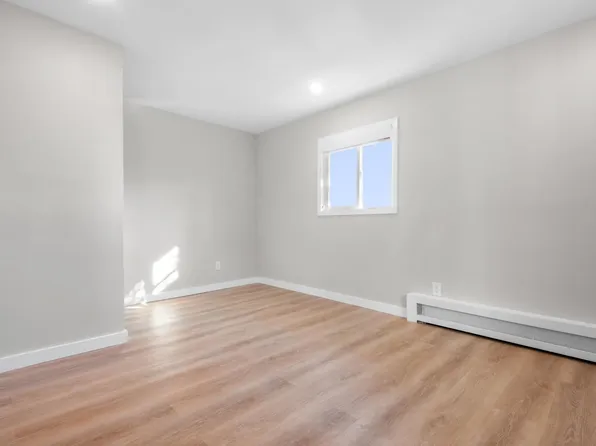 539 Undercliff Avenue image 10 of 13