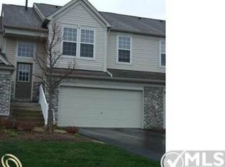 557 Dockside Cir #1, Holly, MI 48442