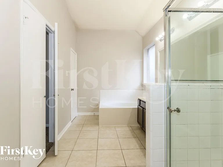 9131 Landry Blvd — Photo 12