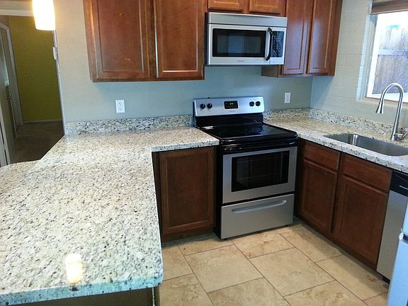 5th image of 1441 E Maryland Ave Unit 14