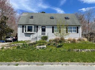 41 Elizabeth St, Fairhaven, MA 02719