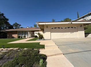 22525 Dardenne St, Calabasas, CA 91302