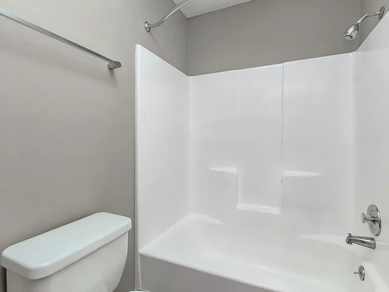 Laurel Ridge Apartments — Photo 29