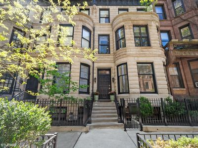 67 E Cedar St, Chicago, IL, 60611
