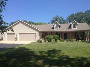 3194 Longview Ln, Suamico, WI 54173