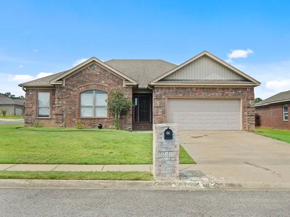 600 Running Creek Dr, Austin, AR 72007