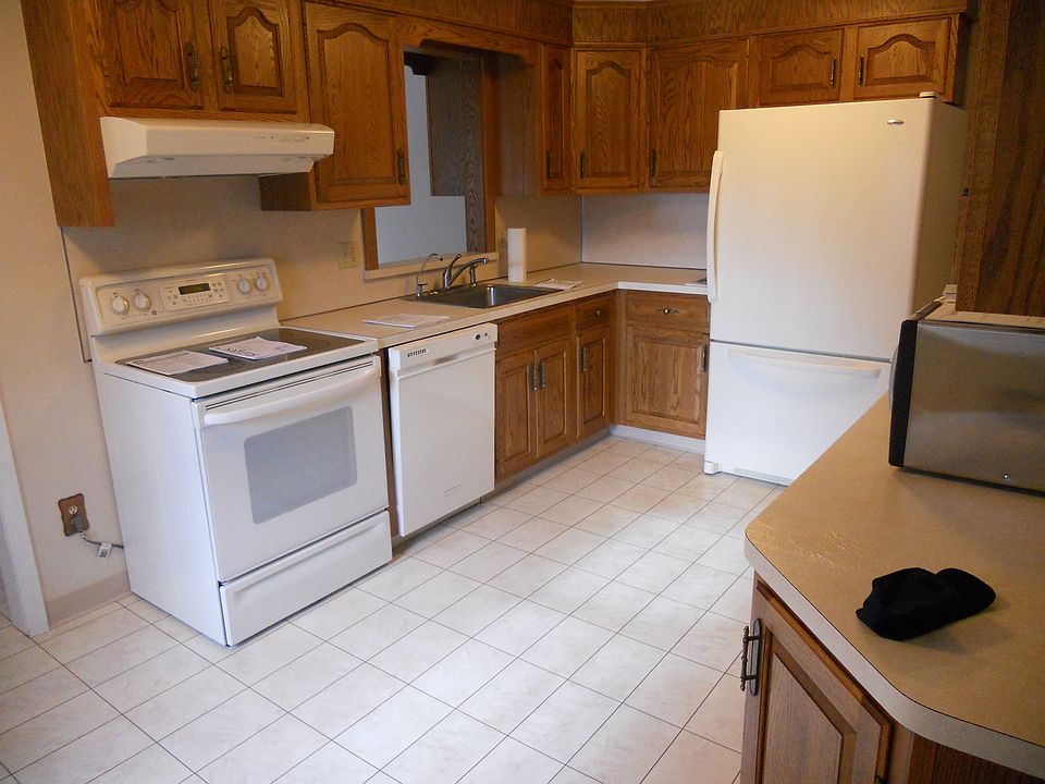 Fully Applianced Kitchen