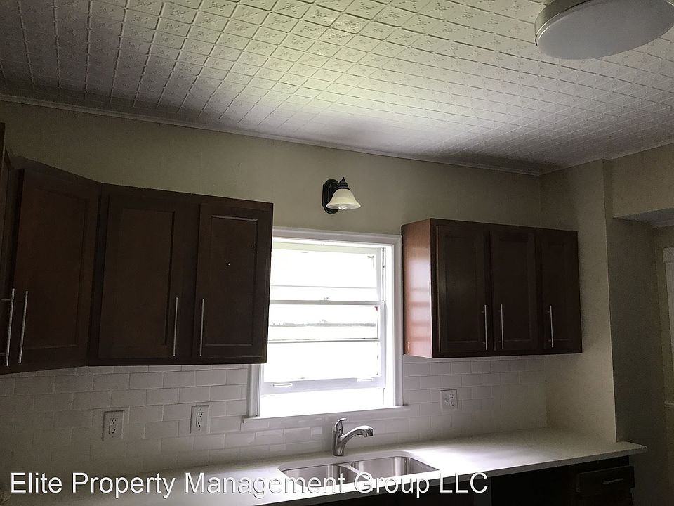 1st image of 307 Curtice St E