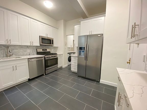 5th image of 168 W 86th St #15V