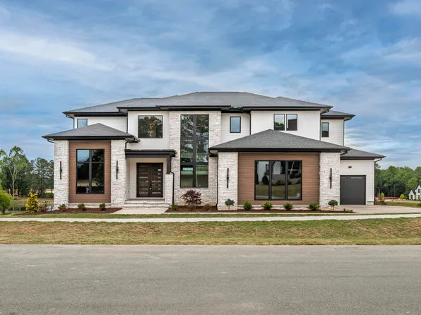 6716 Valley Woods Ln, Cary, NC 27519