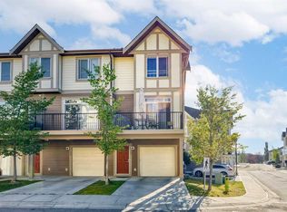 104 W Sherwood Ln NW, Calgary, AB T3R 0V3