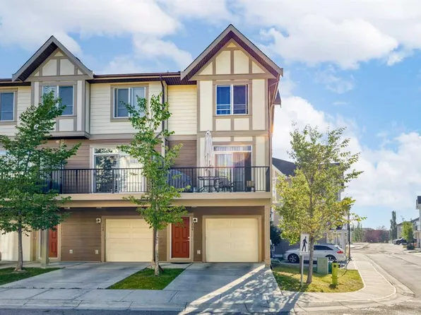104 W Sherwood Ln NW, Calgary, AB T3R 0V3