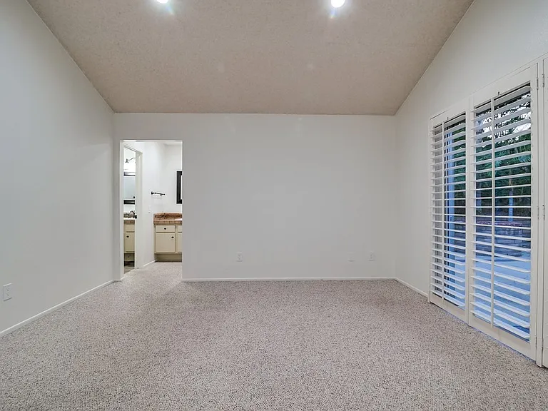 929 Darlene Ct — Photo 31