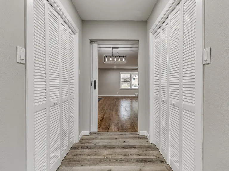349 SE Rockwood Ave — Photo 24