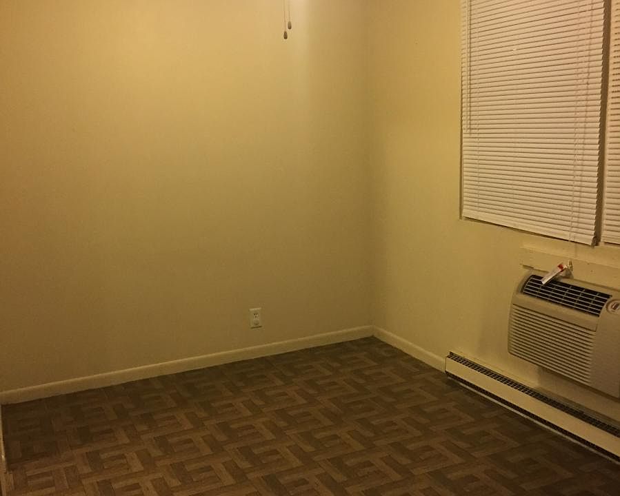 1st image of 501 Joliet St APT 21